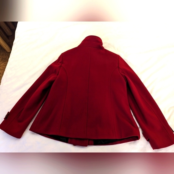 Red wool peacoat by designer Simon Chang. Size 11/12/L - Picture 10 of 12